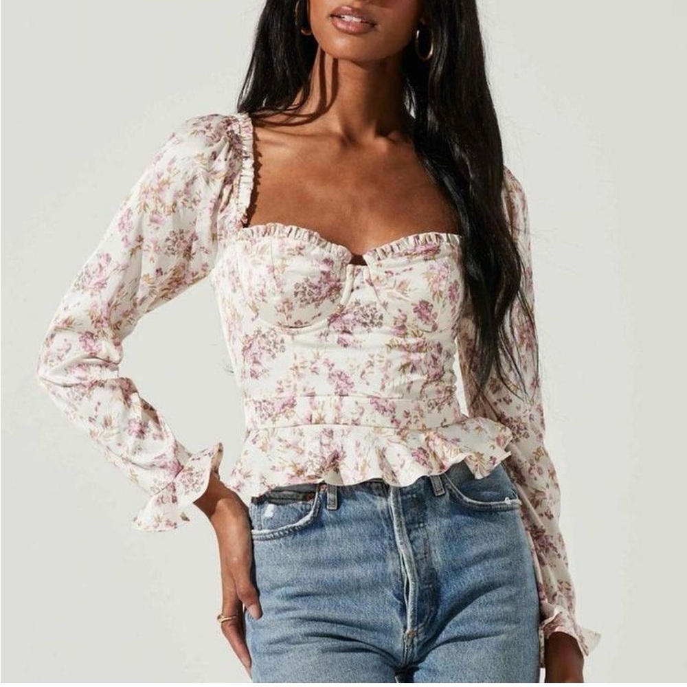 ASTR Floral Puff Sleeves Blouse